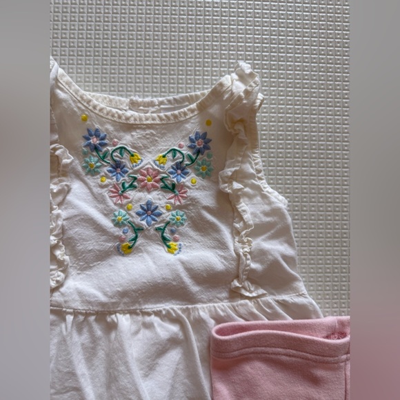 Carters|Baby girl White Floral Embroidered Top w ruffles & Pink Leggings•••9M - Picture 2 of 5